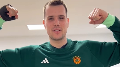 «Καταπράσινος» Αγραβάνης με φωτογράφο τον Παππά!