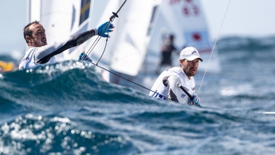 Ιστιοπλοΐα: Παραμένουν στην τέταρτη θέση μετά από τέσσερις ιστιοδρομίες Μάντης και Καγιαλής