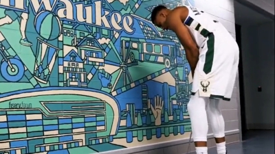 Το έριξε στο… γκολφ ο Γιάννης Αντετοκούνμπο! (video)