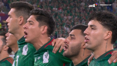 Μεξικό – Πολωνία: Δάκρυσε ο Αλέξις Βέγκα κατά την ανάκρουση του εθνικού ύμνου των «ελ τρι»