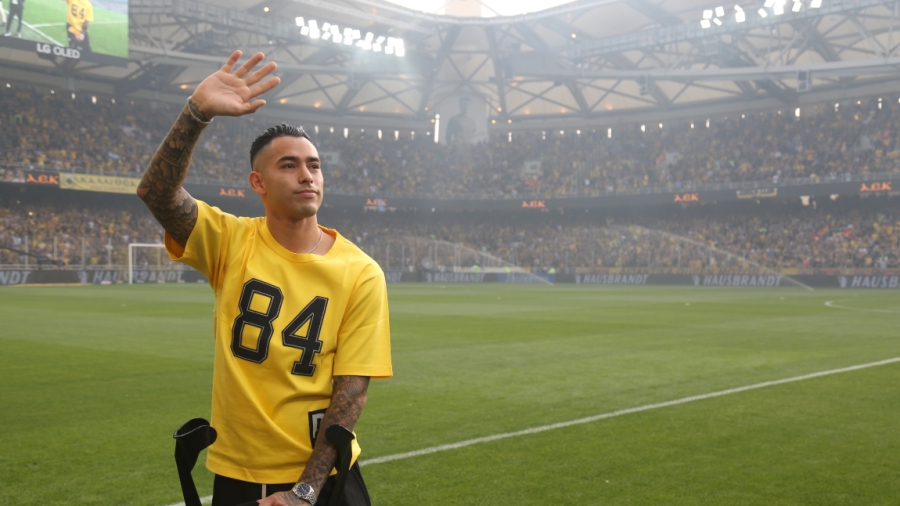 ΑΕΚ: «Παρών» ο Αραούχο στην OPAP Arena και με... πατερίτσες!