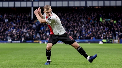 Γκολ με απευθείας εκτέλεση φάουλ: Ο Γουόρντ Πράους πλησιάζει στην κορυφή τον Μπέκαμ! (video)