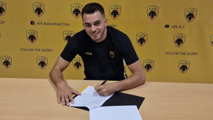 Παπαδάκης: «Ξέρω πού ήρθα, θέλω να κάνουμε χαρούμενο τον κόσμο της ΑΕΚ»!