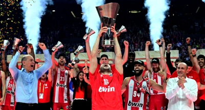 Χαρακτήρας, συνέπεια και ψυχή: Η EuroLeague συγχαίρει τον Ολυμπιακό και ο «Πειραιάς γιορτάζει ξανά!»