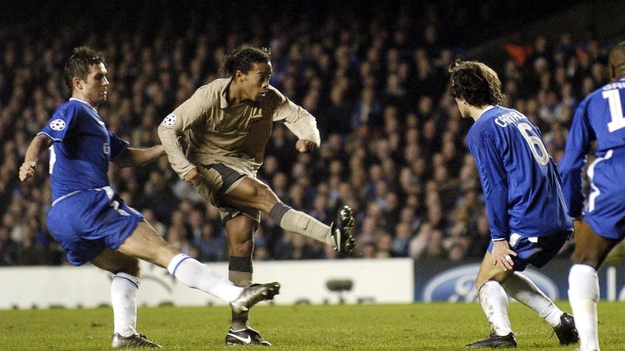 Η UEFA θυμήθηκε το «σβήσιμο τσιγάρου» του Ροναλντίνιο (video)