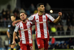 Σε απολογία ο Ποντένσε για την... ομπρέλα, διπλή κλήση για τον Ολυμπιακό - Απολογείται και η ΑΕΚ