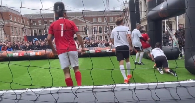 Το BN Sports στο Δουβλίνο: Πιρές, Φορλάν και άλλοι θρύλοι σε... 5x5 πριν τον τελικό του Europa League! (video)