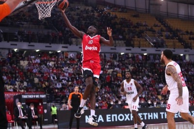 Ολυμπιακός: Διάστρεμμα ο Φαλ, δεν παίζει κόντρα στο Περιστέρι