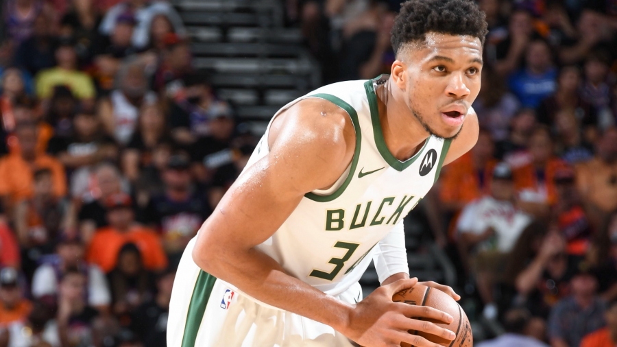 Γιάννης Αντετοκούνμπο: Ο λόγος που επέλεξε το 34 στη φανέλα του (video)