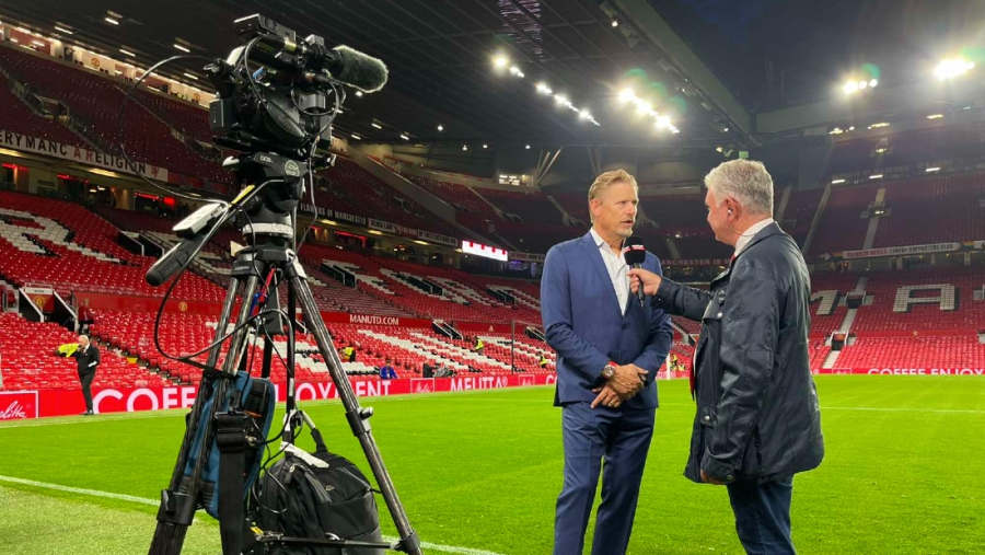 Ο Πέτερ Σμάιχελ στον Χρήστο Σωτηρακόπουλο: «Αυτή η Γιουνάιτεντ μπορεί να κάνει το κοινό να ταυτιστεί αλλά χρειάζεται σταθερότητα, ο Μανέ είναι μεγάλη απουσία για τη Λίβερπουλ»