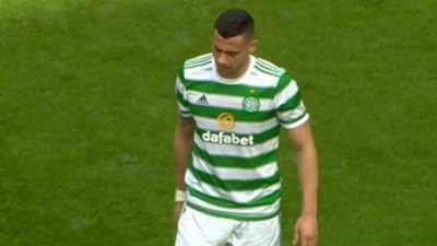 Αναγκαστική αλλαγή για τον Γιακουμάκη, πέντε λεπτά αφότου σκόραρε! (video)