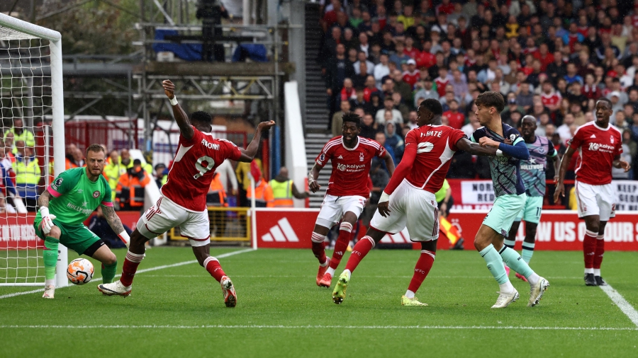 Νότιγχαμ Φόρεστ - Μπρέντφορντ 1-1: Αήττητη στο «Σίτι Γκράουντ», άντεξε με παίκτη λιγότερο! (video)