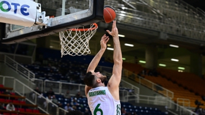 Παναθηναϊκός - ΠΑΟΚ: Σκοράρει και χωρίς να... βλέπει ο Παπαγιάννης (vid)