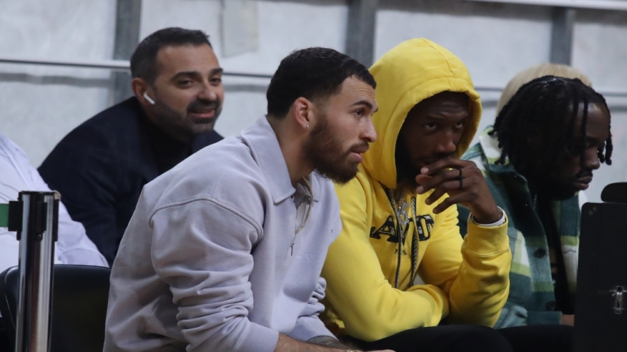 Παναθηναϊκός - Ολυμπιακός: Μάικ Τζέιμς και Ιωάννης Παπαπέτρου στο ΟΑΚΑ! (video)