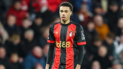 «Τη Δευτέρα στην Ελλάδα για τον Ολυμπιακό ο Σίλκοτ – Ντιούμπερι!»