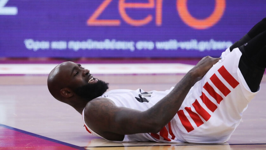 Ο Κουίνσι Έισι έκανε 5 φάουλ σε 186 δευτερόλεπτα συμμετοχής: 2η πιο γρήγορη αποβολή στην ιστορία!