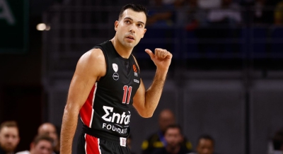 Με τη μαύρη φανέλα ο Ολυμπιακός στο Μιλάνο σε ένδειξη πένθους για την τραγωδία στα Τέμπη