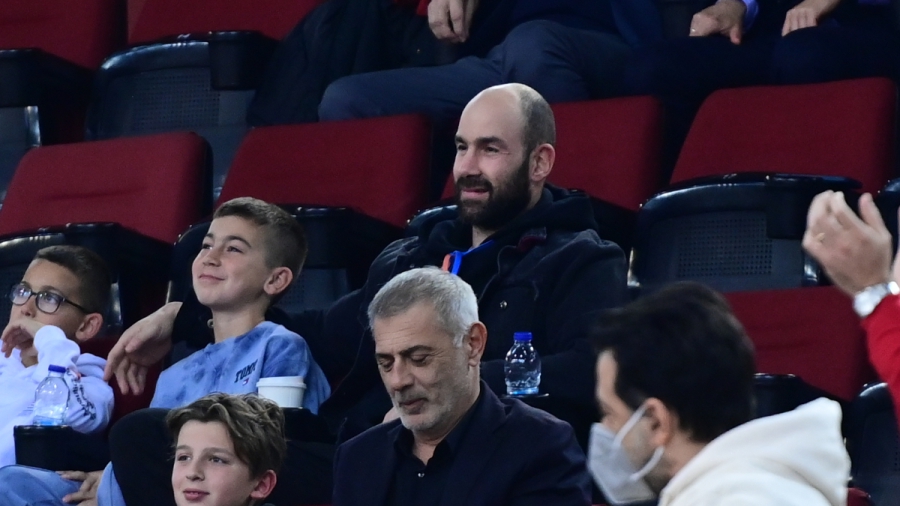 Ολυμπιακός – Μπάγερν: Ο Σπανούλης βρίσκεται στο ΣΕΦ και γνωρίζει την αποθέωση! (video)