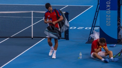 Τένις: Αποσύρθηκε από τον αγώνα του μικτού ο Τζόκοβιτς!