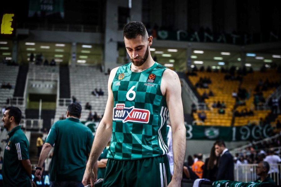 Αμφίβολος ο Παπαγιάννης με Μονακό: Στο νοσοκομείο με στομαχικές διαταραχές