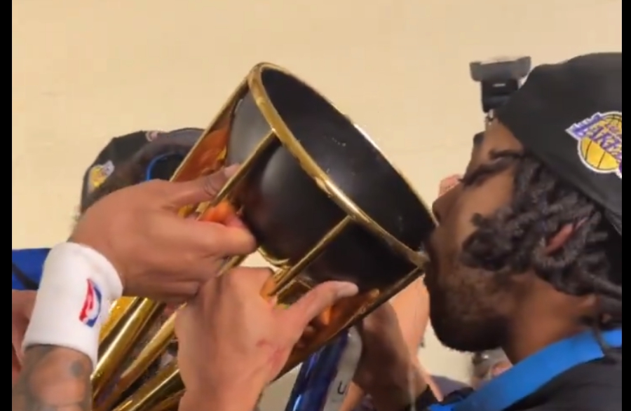 Υπάρχει καλύτερο ποτήρι για σαμπάνια από το… τρόπαιο του In-Season Tournament; (video)