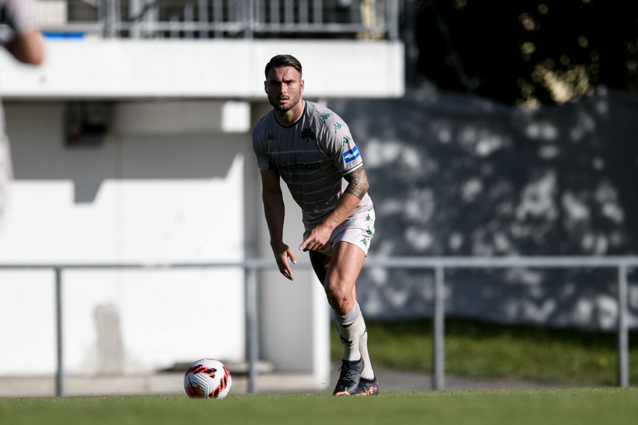 Σένκεφελντ: «Προσπαθούμε σκληρά – Σπουδαίο ότι έχουμε διατηρήσει τον κορμό μας» (video)