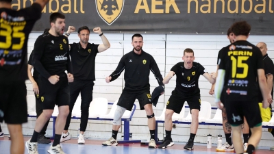 Επανάληψη τελικών στην Handball Premier: Η ΑΕΚ επικράτησε του ΠΑΟΚ στον τρίτο ημιτελικό και οι μάχες με τον Ολυμπιακό θα κρίνουν την κούπα!(video)
