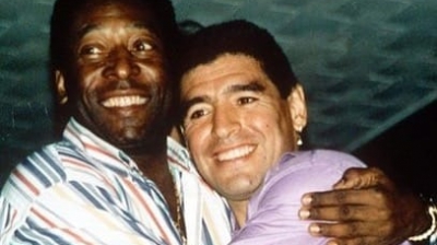 Πελέ για γενέθλια Μαραντόνα: «Για πάντα, αυτή τη μέρα, όποιος αγαπά το ποδόσφαιρο θα θυμάται τι έκανε με την μπάλα»