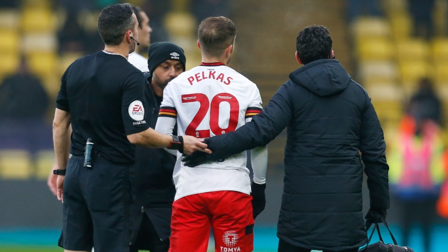 Πέλκας: Χτύπησε στο γόνατο και αντικαταστάθηκε στο 10' του αγώνα Γουότφορντ - Χαλ