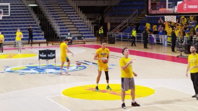 Το BN Sports στο Βελιγράδι: Ο Μπόλντγουιν κάνει ζέσταμα, περίπου μία ώρα πριν το τζάμπολ με τον Παναθηναϊκό! (video)