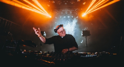 Τα ράσα κάνουν τον... DJ: Το Super Cup Πορτογαλίας θα έχει δύο Έλληνες, ένα νικητή και έναν ιερέα πίσω από τα deck!