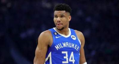 Μπακς: Χάνει και το παιχνίδι με τους Γκρίζλις ο Giannis