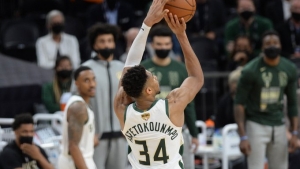 Αντετοκούνμπο: «Να γυρίσουμε στην έδρα μας και να κάνουμε τη δουλειά μας» (video)