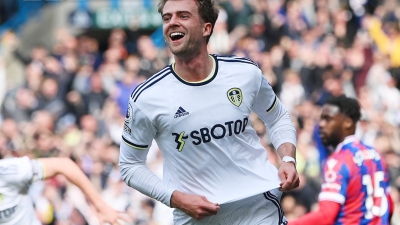 Λιντς – Κρίσταλ Πάλας 1-0: Τρομερή κεφαλιά του Μπάμφορντ για το προβάδισμα! (video)