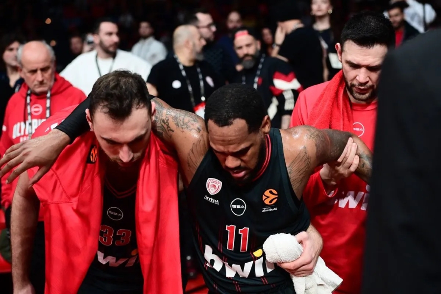 Απίστευτο κι όμως... «ερυθρόλευκο»: Αποχώρησε τραυματίας ο Μόρις!