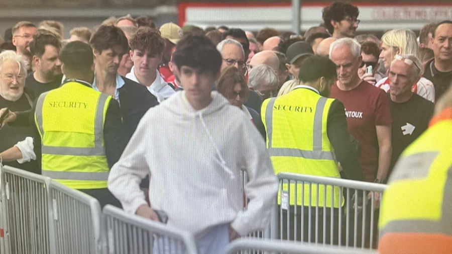 Μπάχαλο με τα ηλεκτρονικά εισιτήρια της Άρσεναλ, μέχρι και 36.000 κόσμος έξω από το «Έμιρεϊτς»! (video)