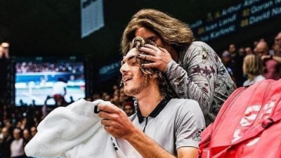 Τσιτσιπάς για τη μαμά του: «Χαρούμενη Παγκόσμια Ημέρα της Γυναίκας στην πιο σημαντική γυναίκα της ζωής μου»