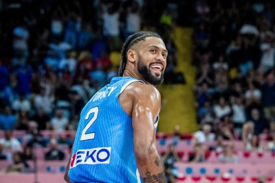 Η Ελλάδα με τρομερούς Ντόρσεϊ και Γιάννη τερμάτισε πρώτη στον όμιλο και… άφησε εκτός Eurobasket την Ισπανία! (video)