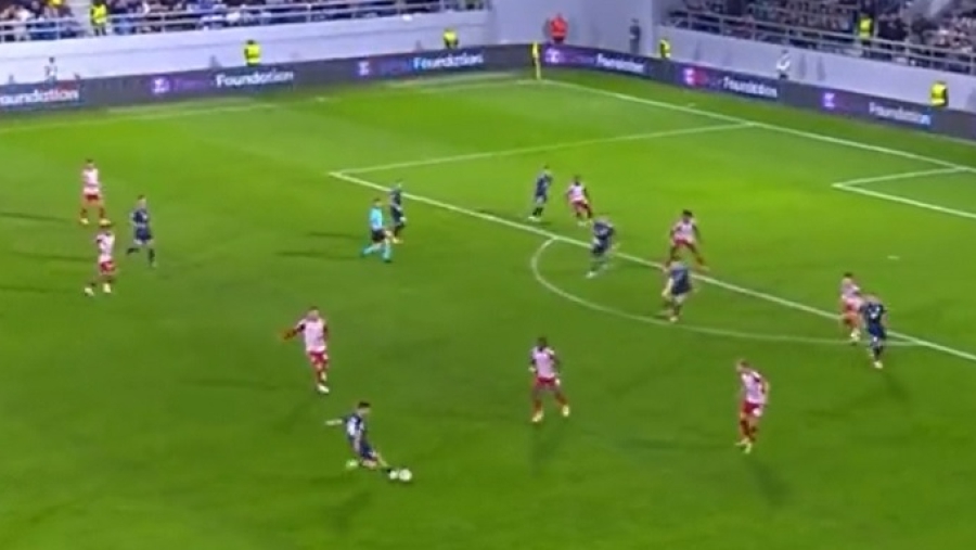 Η στιγμή που η Τόπολα «έγραψε» ιστορία: Η μπαλιά που… έκοψε στα δύο τον Ολυμπιακό και το 2-2! (video)