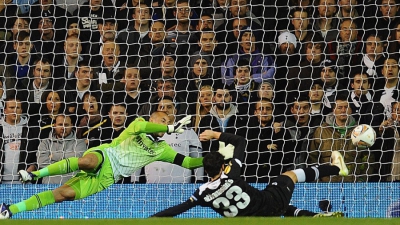 Το «έπος» του ΠΑΟΚ μέσα στην έδρα της Τότεναμ με την υπογραφή Σαλπιγγίδη και Αθανασιάδη (video)