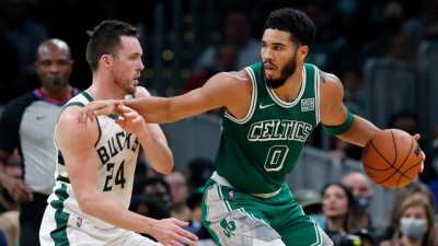 Μπόστον Σέλτικς – Μιλγουόκι Μπακς 122-113: No Giannis, no party!