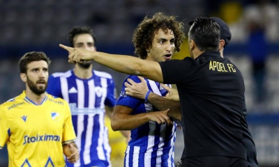 Ανόρθωση – ΑΠΟΕΛ: Χαμός μεταξύ των δύο ομάδων με αφορμή τη… χειρονομία του Ουάρντα (video)