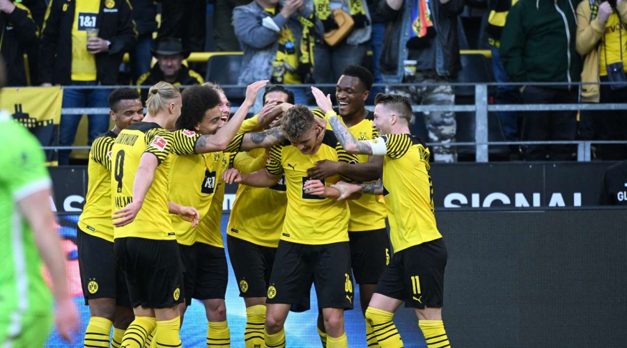 Bundesliga: «Εξάσφαιρη» η Ντόρτμουντ, συνεχίζει ακάθεκτη η Φράιμπουργκ, ανάσα για Χέρτα