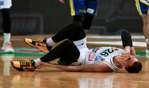 Έξαλλος ο Νέντοβιτς με τον Νικολαΐδη για τον τραυματισμό του! (video)