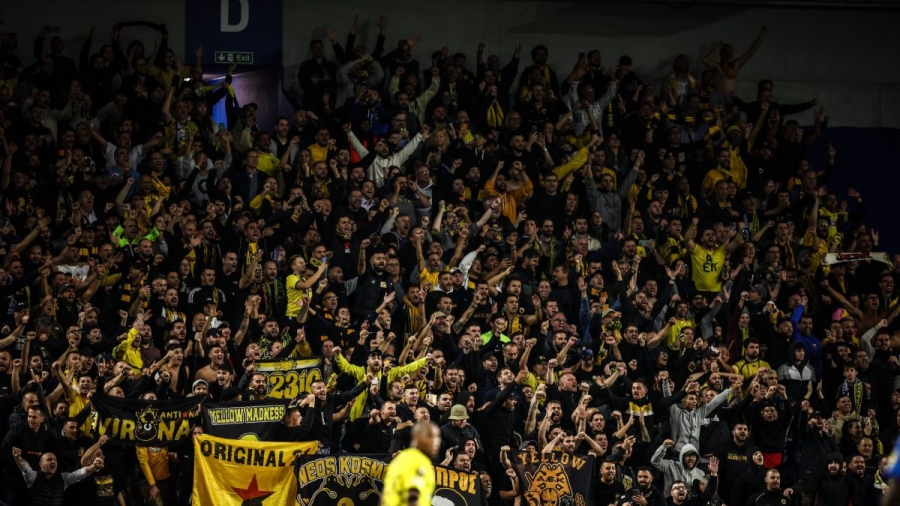 Η Μασσαλία έγινε… Φιλαδέλφεια, φίλοι ΑΕΚ και Μαρσέιγ συζητούσαν και οι Γάλλοι αποθέωσαν τους Έλληνες! (video)