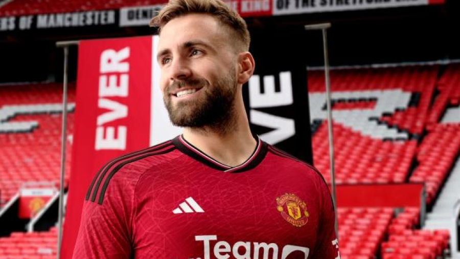 Το θρυλικό Τριαντάφυλλο του Μάντσεστερ κοσμεί τη νέα φανέλα των «κόκκινων διαβόλων»!