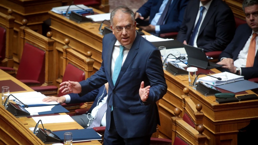 Τάκης Θεοδωρικάκος: «Μόνο με ονομαστικό εισιτήριο η είσοδος στα γήπεδα της Super League»