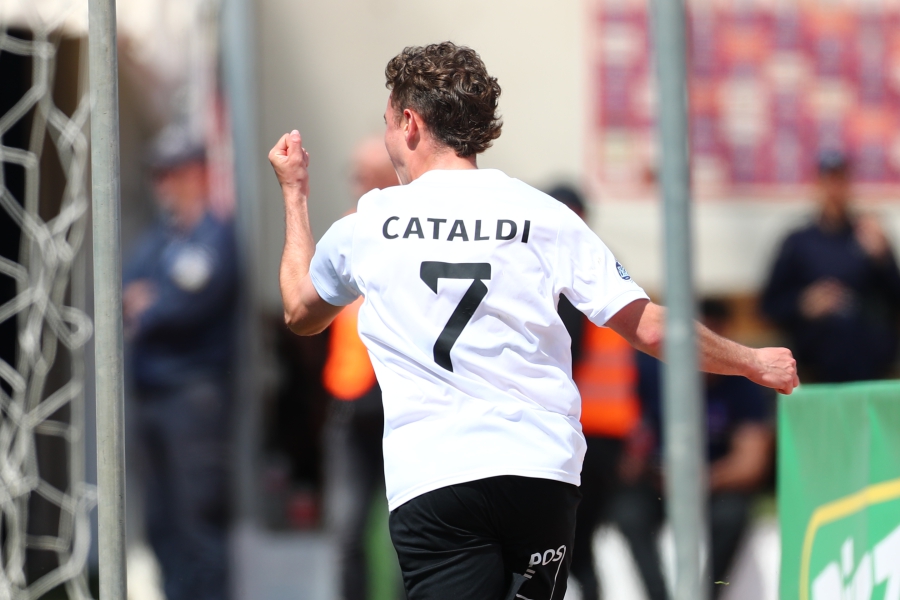 Απέδρασε με το «διπλό» από τη Νέα Σμύρνη και πάει για το ντέρμπι ανόδου με την Κηφισιά η Καλαμάτα!