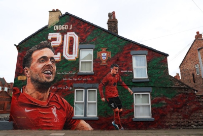 Ο τοίχος έχει πλέον τη δική του ιστορία: Επιβλητική τοιχογραφία στο Λίβερπουλ για τα αδέρφια Ζότα!