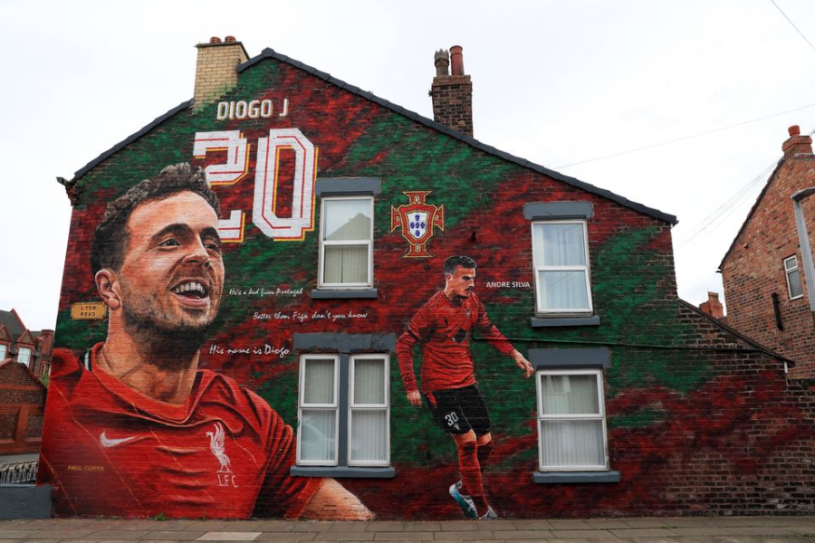 Ο τοίχος έχει πλέον τη δική του ιστορία: Επιβλητική τοιχογραφία στο Λίβερπουλ για τα αδέρφια Ζότα!